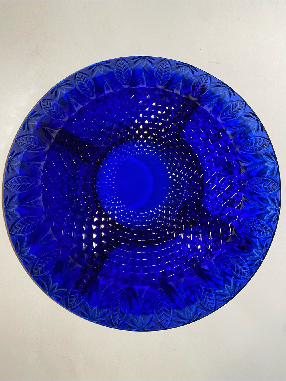 Avon Royal Sapphire/Arcoroc France Cobalt Blue Divided Glass Relish Dish Leaf - Picture 2 of 4